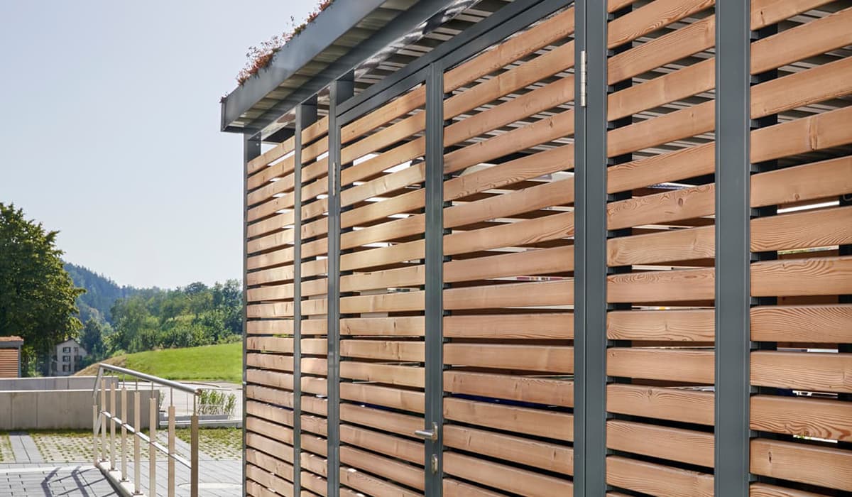 <h5>Mülltonnen-Einhausung aus Holz</h5>