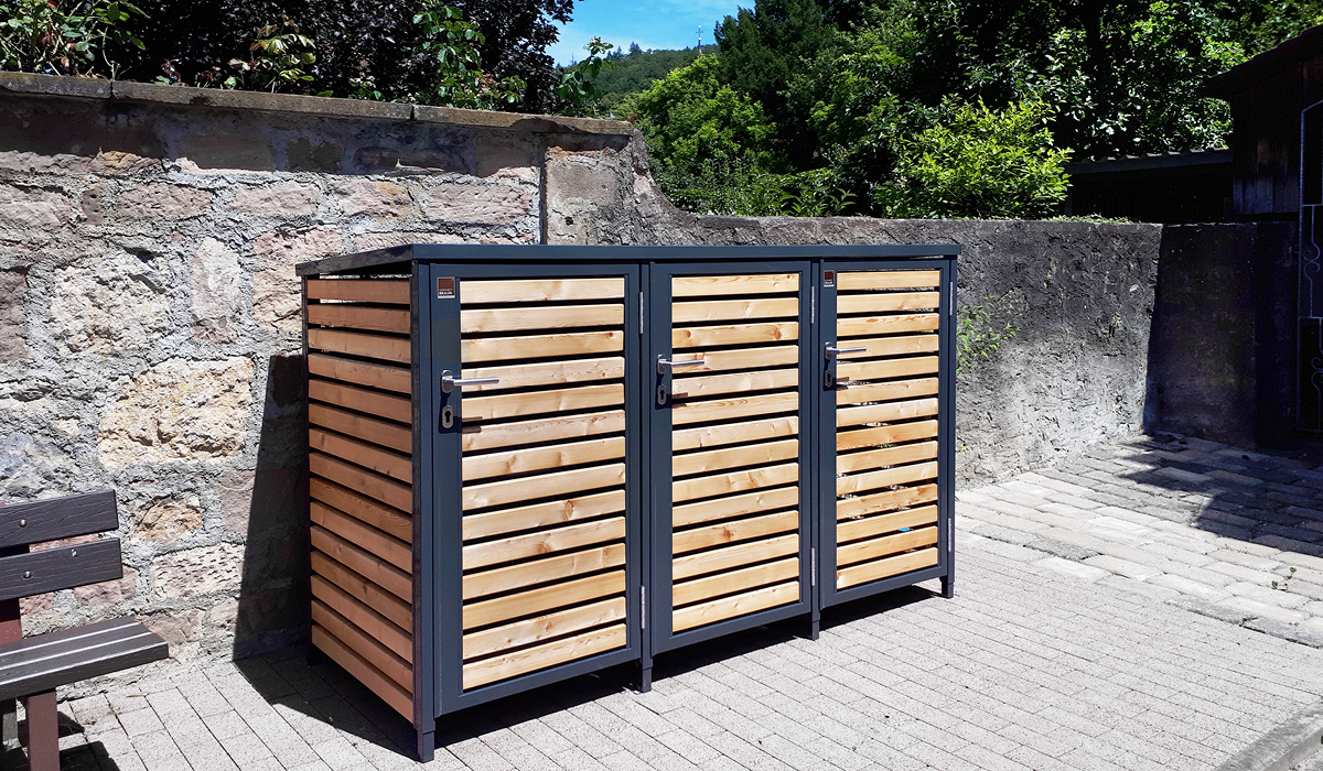 <h5>Mülltonnen-Boxen mit Drehtür aus Holz</h5>